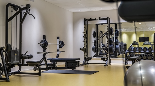 gym-weights-quality-hotel-pond